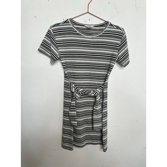 BB DAKOTA STEVE MADDEN Black White Show Your Stripes Short Sleeve Mini Dress XS - Picture 2 of 8